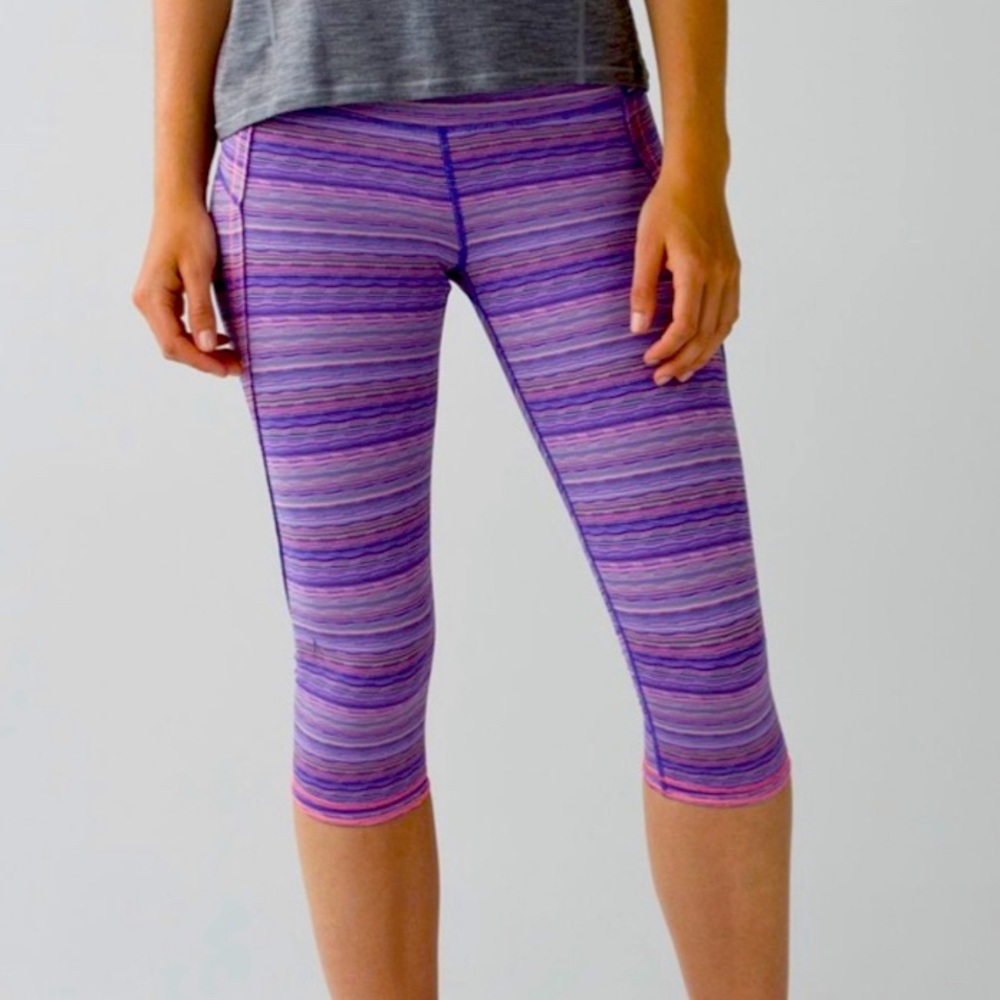 Lululemon Top Speed Crop Legging Space
Dye Twist Iris Flower Pink Shell Purple 6